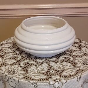 White Ceramic Swirl Vase